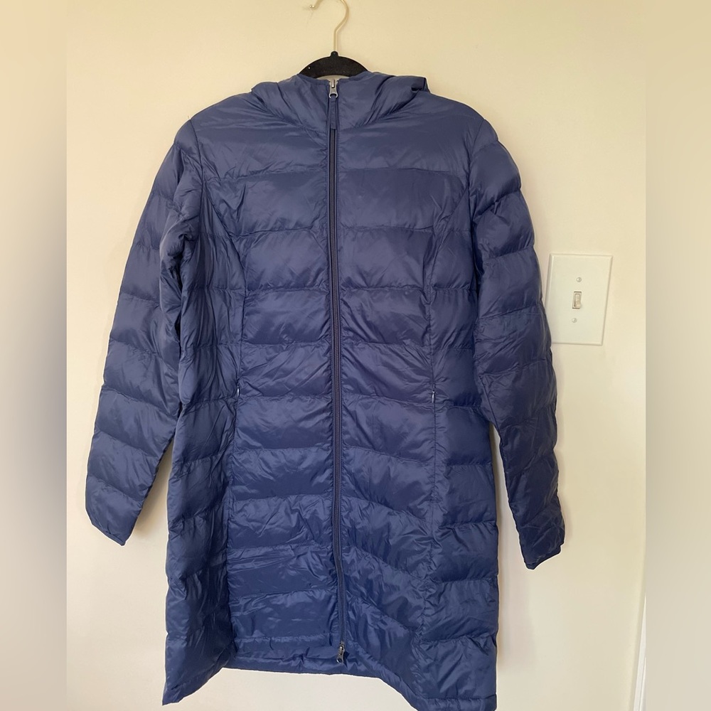 New! Amazon Essentials Packable Coat - image 1